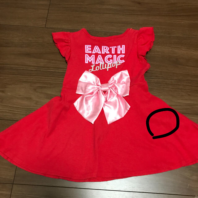 EARTHMAGIC(アースマジック)の赤♡キャッチセット100㌢ キッズ/ベビー/マタニティのキッズ服男の子用(90cm~)(Tシャツ/カットソー)の商品写真