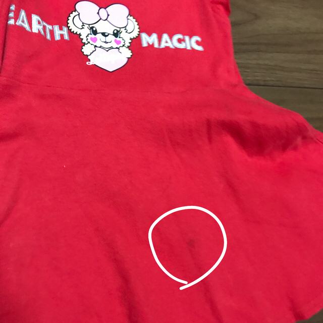 EARTHMAGIC(アースマジック)の赤♡キャッチセット100㌢ キッズ/ベビー/マタニティのキッズ服男の子用(90cm~)(Tシャツ/カットソー)の商品写真