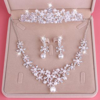 新品 ブライダル アクセサリー ネックレス ピアス セット 結婚式 ウェディング(ウェディングドレス)