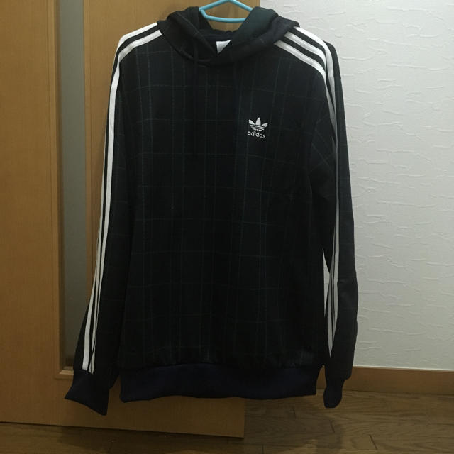 新品 adidas メンズパーカー M