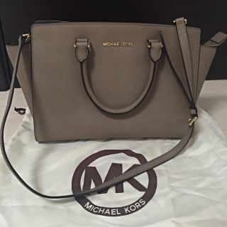 マイケルコース(Michael Kors)の書類がガッツリ入ります！(ハンドバッグ)