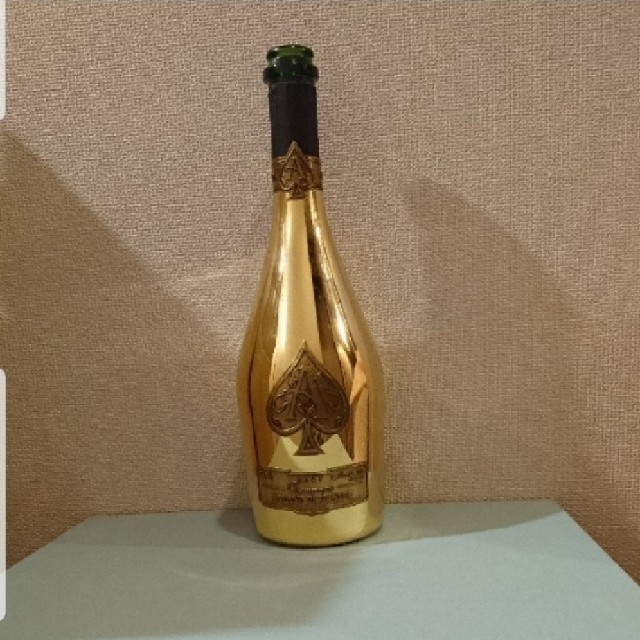 Dom Pérignon(ドンペリニヨン)のアルマンドゴールド10本空瓶袋付き！ 食品/飲料/酒の酒(シャンパン/スパークリングワイン)の商品写真