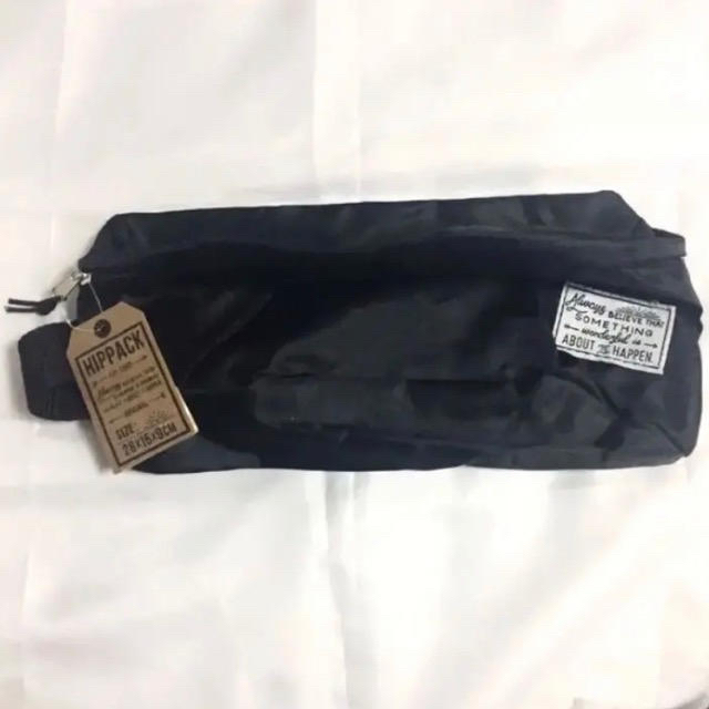 3COINS(スリーコインズ)の新品　スリーコインズ　ボディバッグ　ウエストバッグ　黒　ブラック レディースのバッグ(ボディバッグ/ウエストポーチ)の商品写真