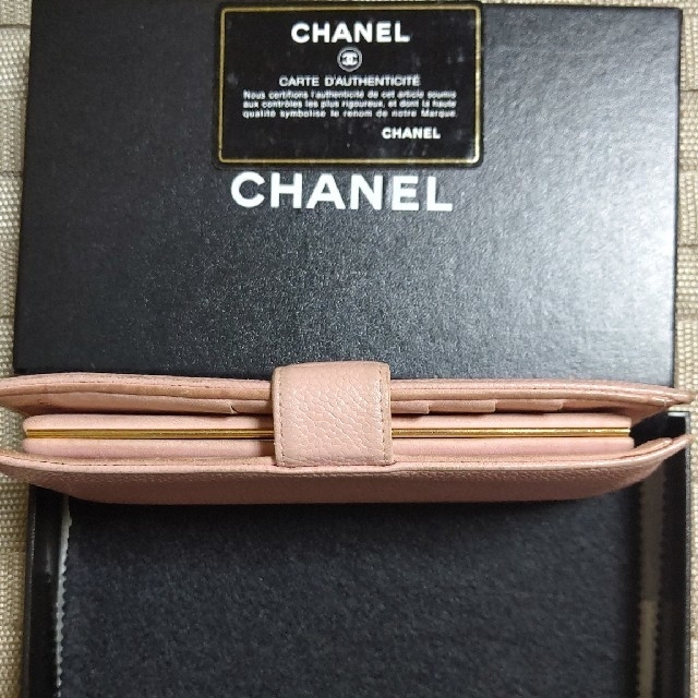 CHANEL(シャネル)のCHANEL✨キャビアスキン二つ折り財布ピンク レディースのファッション小物(財布)の商品写真