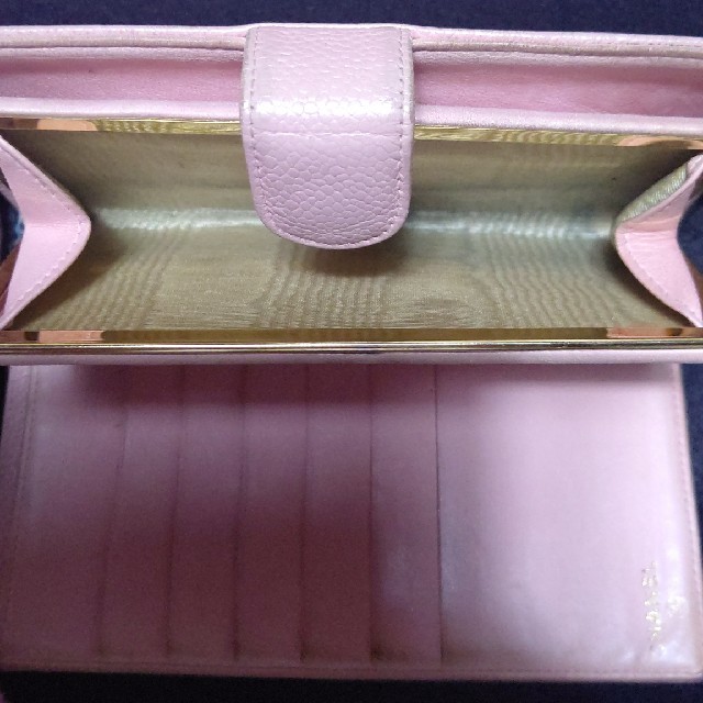 CHANEL(シャネル)のCHANEL✨キャビアスキン二つ折り財布ピンク レディースのファッション小物(財布)の商品写真