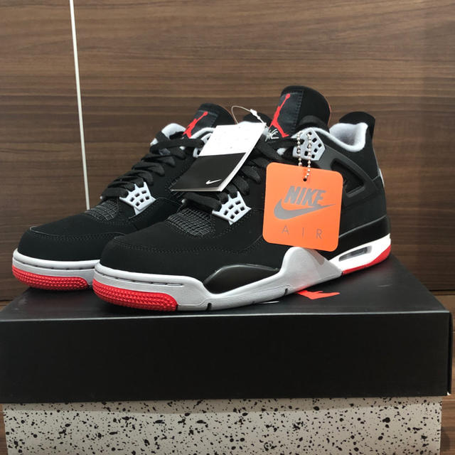 28㎝‼️送料込み‼️NIKE AIR JORDAN 4 RETRO