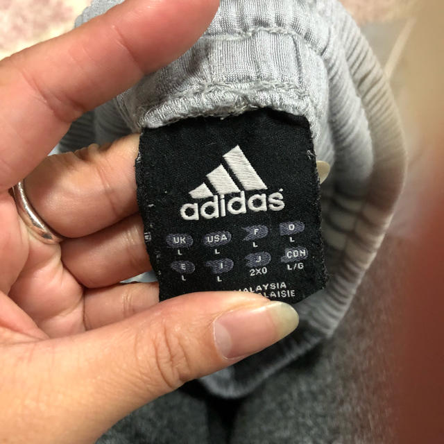 adidas(アディダス)のadidasボーダーパンツ レディースのパンツ(カジュアルパンツ)の商品写真