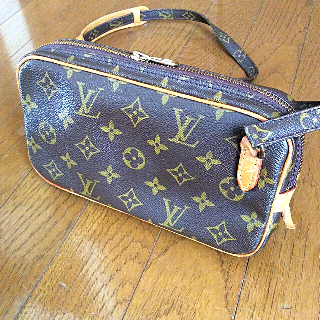 LOUIS VUITTON(ルイヴィトン)のルイ・ヴィトンショルダーバッグ レディースのバッグ(ショルダーバッグ)の商品写真