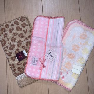 ローラアシュレイ(LAURA ASHLEY)の新品　タオルハンカチ三点セット(ハンカチ)