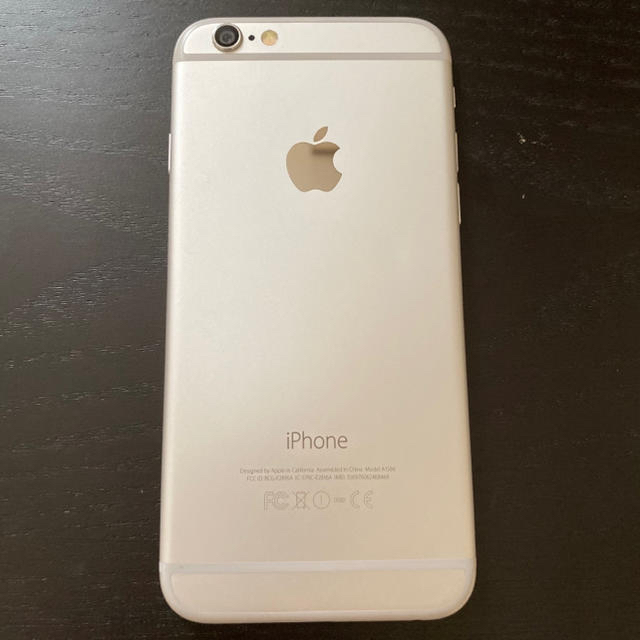 Apple(アップル)の【ジャンク】iPhone 6 Silver 64GB docomo 本体 スマホ/家電/カメラのスマートフォン/携帯電話(スマートフォン本体)の商品写真