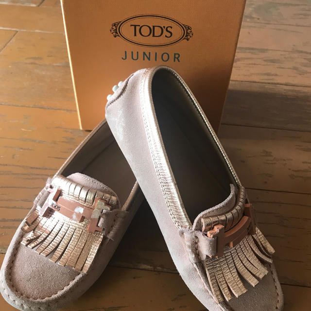 TOD'S(トッズ)のキラキラ様専用 キッズ/ベビー/マタニティのキッズ靴/シューズ(15cm~)(ローファー)の商品写真