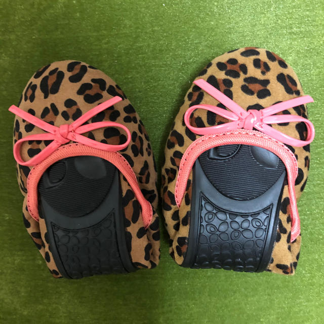 バタフライツイスト アニマル柄 リボンピンク サイズ36 レディースの靴/シューズ(バレエシューズ)の商品写真