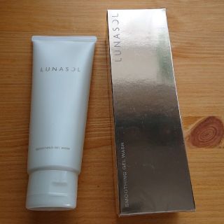 ルナソル(LUNASOL)のルナソル スムージング ジェルウォッシュ(洗顔料)