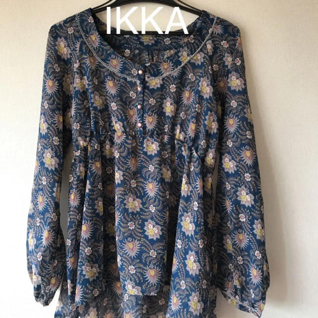 ikka(イッカ)のIKKA 花柄ブラウス  Lサイズ レディースのトップス(シャツ/ブラウス(長袖/七分))の商品写真