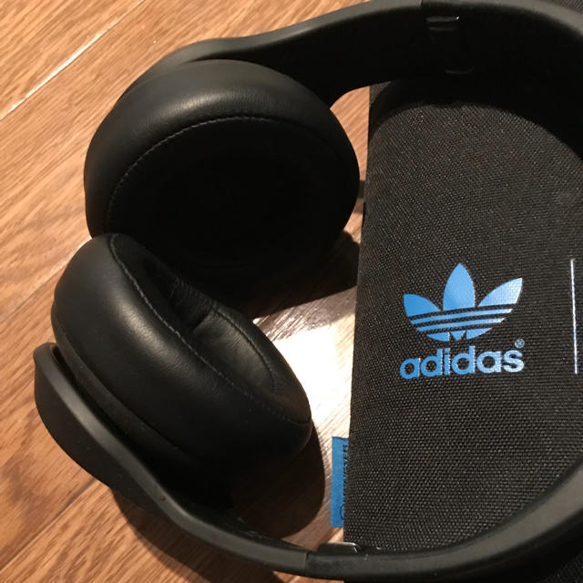 adidas(アディダス)のadidas monster ヘッドフォン スマホ/家電/カメラのオーディオ機器(ヘッドフォン/イヤフォン)の商品写真