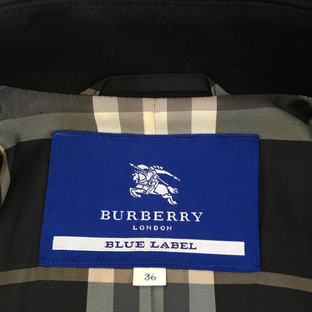 BURBERRY BLUE LABEL(バーバリーブルーレーベル)のるんるんさん様、バーバリーブルーレーベル Aラインコート レディースのジャケット/アウター(その他)の商品写真