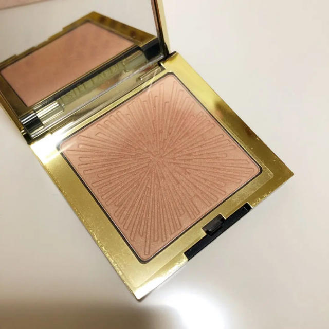 Estee Lauder(エスティローダー)の【新品未使用】エスティローダー  フェースカラー　チーク コスメ/美容のベースメイク/化粧品(フェイスカラー)の商品写真