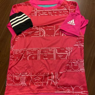 アディダス(adidas)のadidas Tシャツ(Tシャツ/カットソー(半袖/袖なし))