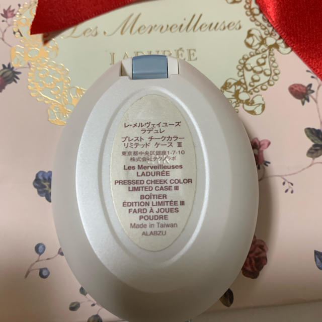 Les Merveilleuses LADUREE(レメルヴェイユーズラデュレ)の未使用 プレストチーク リミテッドケース LADUREE コスメ/美容のベースメイク/化粧品(チーク)の商品写真