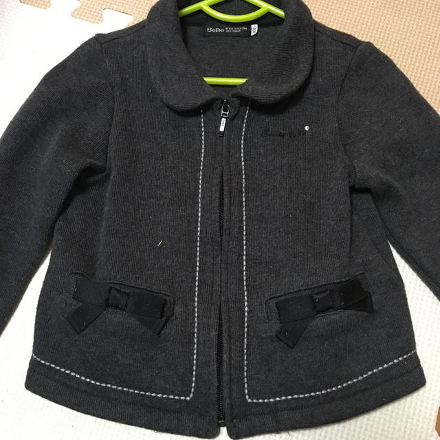 BeBe(ベベ)のべべ　アウター　100センチ キッズ/ベビー/マタニティのキッズ服女の子用(90cm~)(ジャケット/上着)の商品写真