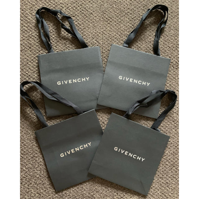 GIVENCHY(ジバンシィ)のGIVENCHY ショッパー 4枚 レディースのバッグ(ショップ袋)の商品写真