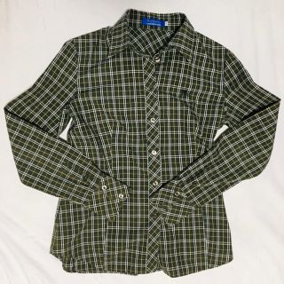 バーバリーブルーレーベル(BURBERRY BLUE LABEL)のカーキ色チェックシャツ　美品　Mサイズ(シャツ/ブラウス(長袖/七分))