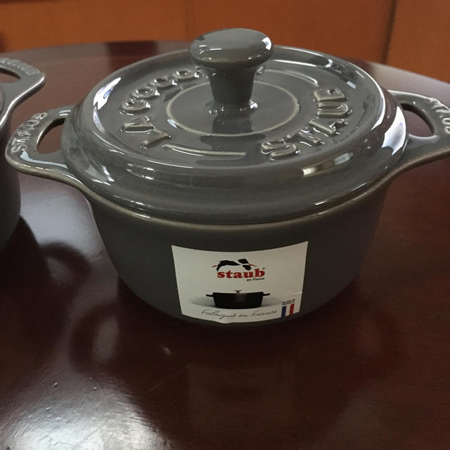 STAUB(ストウブ)のSTAUB ストウブ　ココット　10センチ　2個セット インテリア/住まい/日用品のキッチン/食器(食器)の商品写真