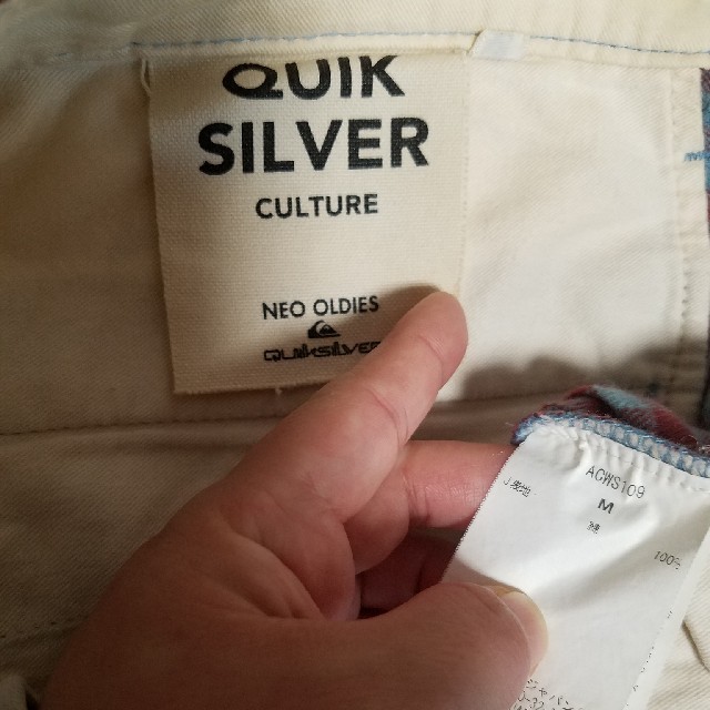 QUIKSILVER(クイックシルバー)のボトムス　ハーフパンツ　短パン　ショートパンツ メンズのパンツ(ショートパンツ)の商品写真