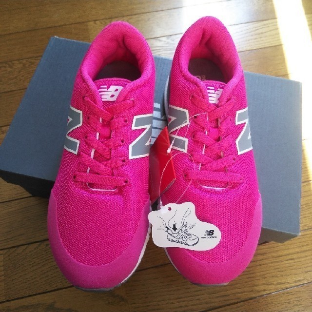 New Balance(ニューバランス)の新品！ニューバランス new balance スリッポン スニーカ23.5 キッズ/ベビー/マタニティのキッズ靴/シューズ(15cm~)(スニーカー)の商品写真