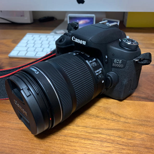 Canon EOS 8000D