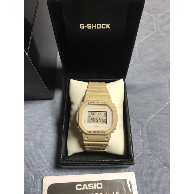 G-SHOCK(ジーショック)のCASIO G-SHOCK サンドベージュ色  メンズの時計(腕時計(デジタル))の商品写真