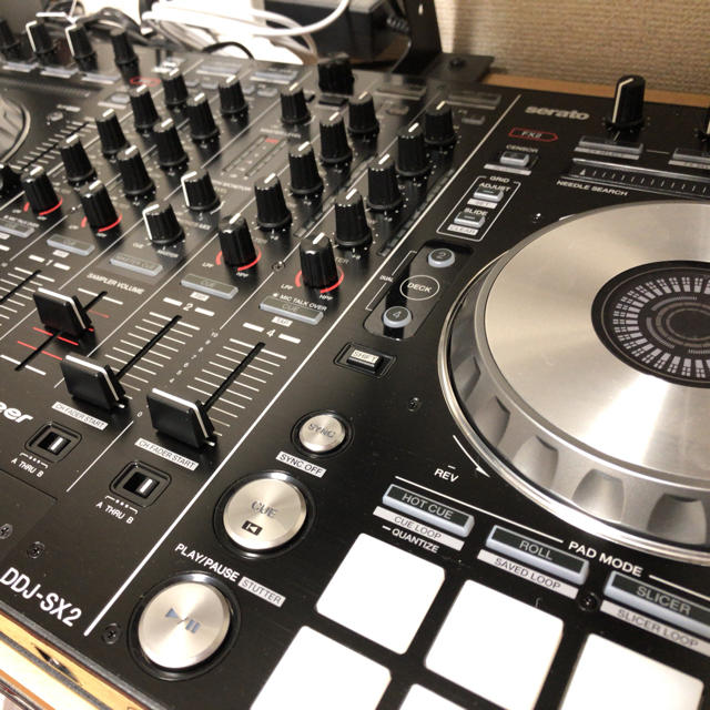 Pioneer(パイオニア)のPIONEER DDJ-SX2 楽器のDJ機器(DJコントローラー)の商品写真