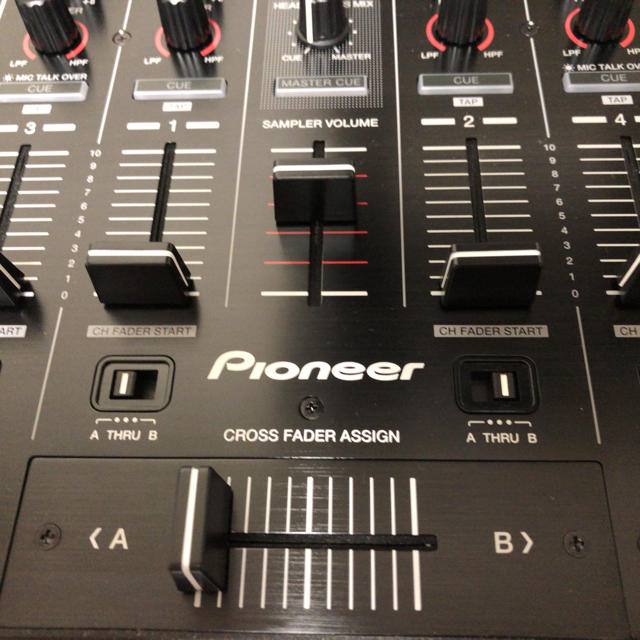 Pioneer(パイオニア)のPIONEER DDJ-SX2 楽器のDJ機器(DJコントローラー)の商品写真