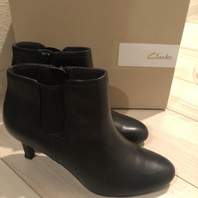 Clarks(クラークス)の★美品★Clarks ブーツ　UK4.5/23.5cm レディースの靴/シューズ(ブーツ)の商品写真