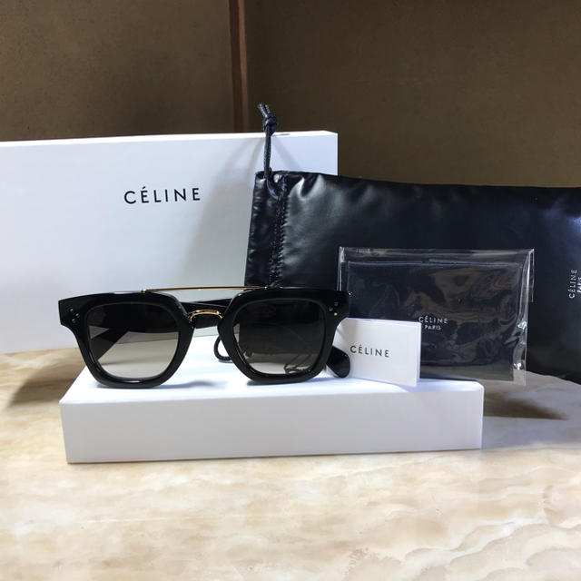 CEFINE(セフィーヌ)のhappiness様専用新品フィービーceline セリーヌ サングラス レディースのファッション小物(サングラス/メガネ)の商品写真