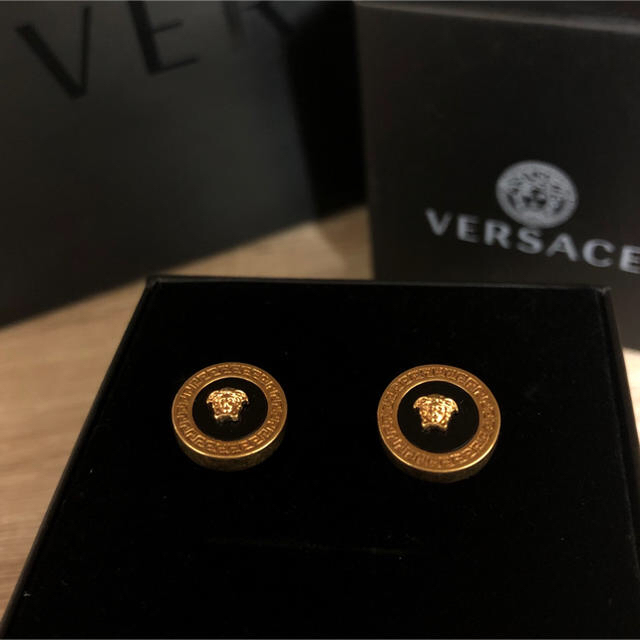 VERSACE(ヴェルサーチ)の（片耳出品）versace ピアス メンズのアクセサリー(ピアス(片耳用))の商品写真