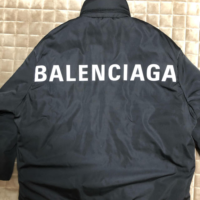 Balenciagaダウンジャケット