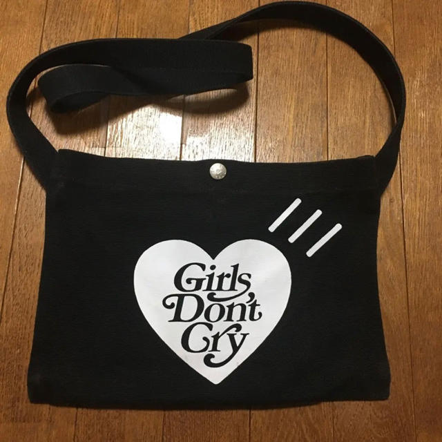 GDC - girls don't cry human made サコッシュの通販 by @sup_ryoga ...