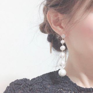 スワロフスキー(SWAROVSKI)のスワロフスキーとコットンパールのラグジュアリーピアス♡(ピアス)