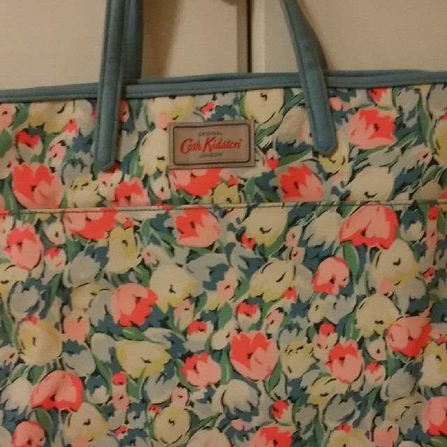 Cath Kidston(キャスキッドソン)のキャスキッドソンチューリップ柄バック❤大セール❤ レディースのバッグ(トートバッグ)の商品写真