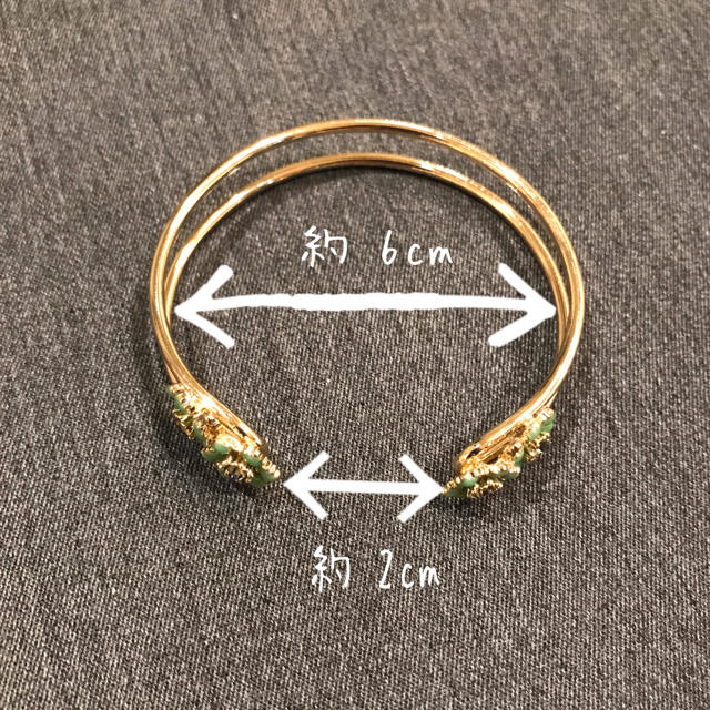 Anthropologie(アンソロポロジー)のアンソロポロジー 新品 お花が可愛いバングル anthropologie レディースのアクセサリー(ブレスレット/バングル)の商品写真