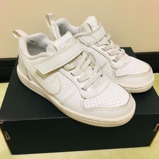 ナイキ(NIKE)の【Charm様専用】NIKEナイキ 白 スニーカー 17cm(スニーカー)