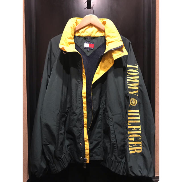 TOMMY HILFIGER(トミーヒルフィガー)のTOMMY HILFIGER セーリングジャケット　レア美品　Mサイズ　緑 メンズのジャケット/アウター(ナイロンジャケット)の商品写真