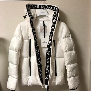 モンクレール(MONCLER)の【新品】MONCLER MONTCLA サイズ3(ダウンジャケット)