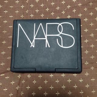 ナーズ(NARS)のコントゥアーブラッシュ(フェイスカラー)