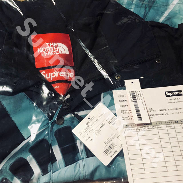 Supreme(シュプリーム)のL送込‼︎ Supreme×NorthFace マウンテンパーカー黒 リバティ メンズのジャケット/アウター(マウンテンパーカー)の商品写真