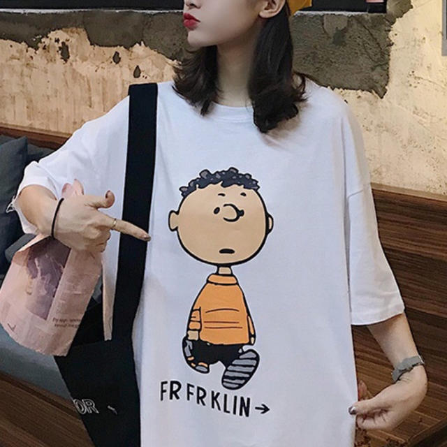 ビックシルエットチャーリーブラウンデザインプリント tシャツⓂ️サイズ レディースのトップス(Tシャツ(半袖/袖なし))の商品写真