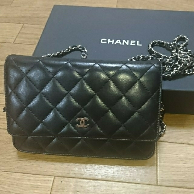 有名な高級ブランド CHANEL - CHANELチェーンウォレット 財布