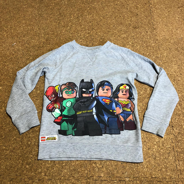 H&M(エイチアンドエム)のH&M キッズトレーナー LEGO 130cm キッズ/ベビー/マタニティのキッズ服男の子用(90cm~)(Tシャツ/カットソー)の商品写真