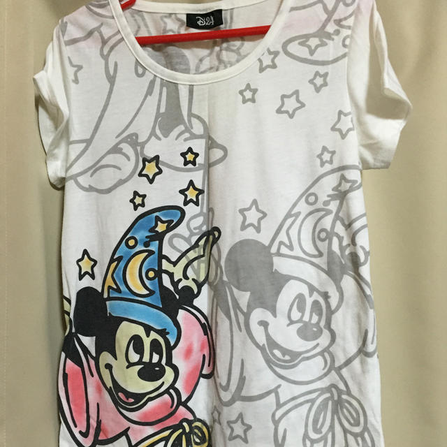 Disney(ディズニー)のディズニーTシャツ レディースのトップス(Tシャツ(半袖/袖なし))の商品写真